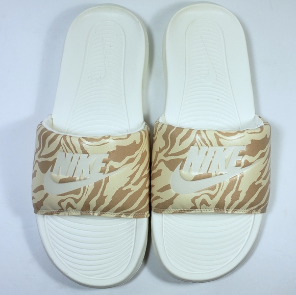 Nike Victori One Animal Print Slides - Picture 3 of 8